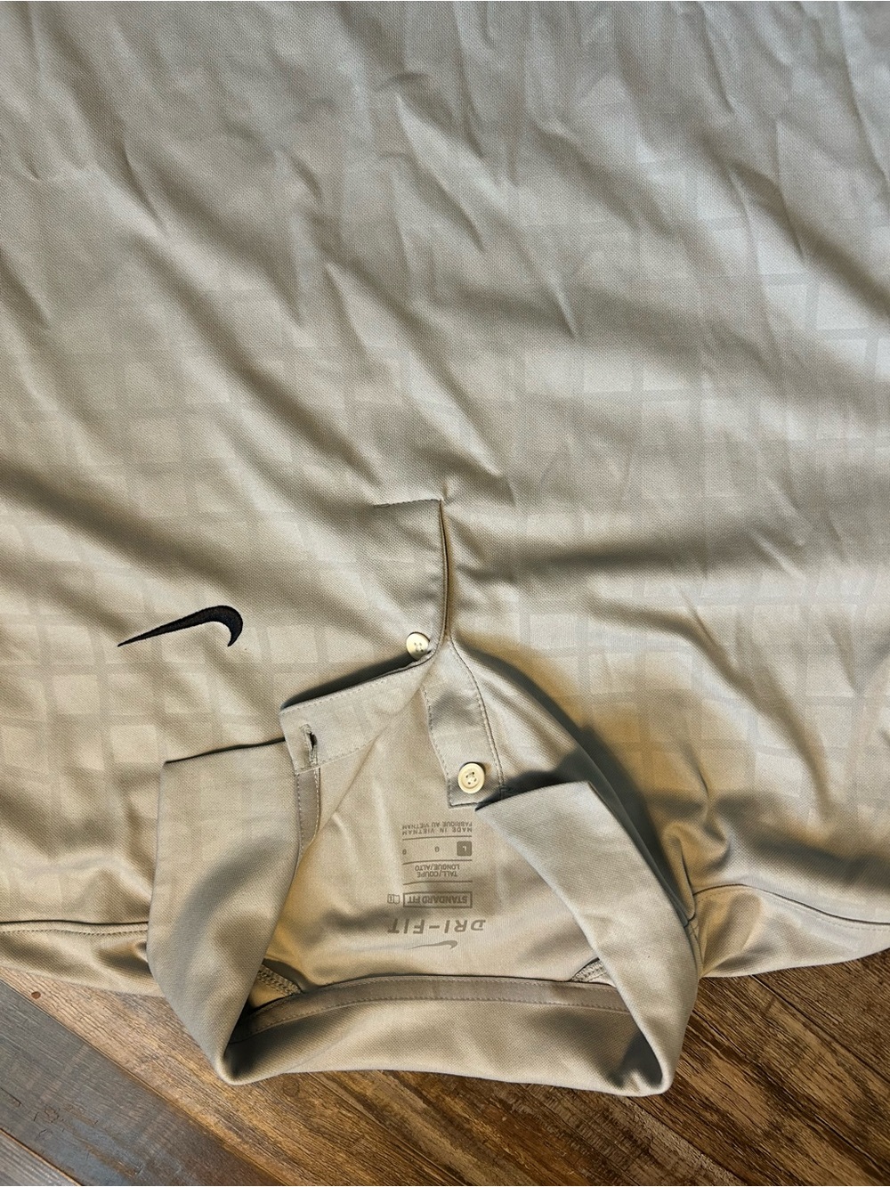 Nike Men’s Lightweight Shirt Jacket in Light Khaki